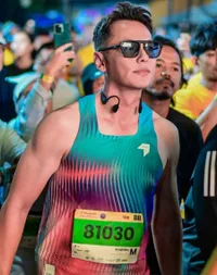 Andhika Pratama Tuntaskan Marathon 10K di Bali, Ussy Sulistiawaty jadi Coach Pribadi