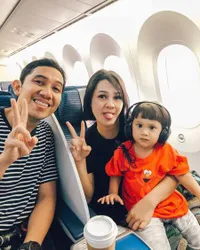 Andien Ajak Suami dan Kawa Liburan ke Jepang, Kompak Banget!