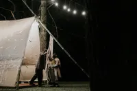 Andien dan Ippe Ajak Keluarga Dinner Romantis di Hutan Pinus!