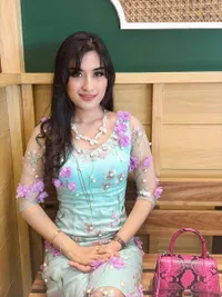Angbeen Rishi Kondangan Tanpa Adly Fairuz - Curhat Kehilangan Cinta, Ada Apa?