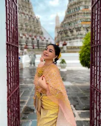 Anisa Bahar Alami Kejadian Aneh di Rumahnya, Muncul Belatung Sampai Pasir Hitam - Dikirim Guna-Guna?
