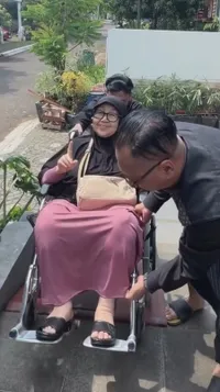 Anji Manji Ungkap Alasan Tak Terlihat Sedih Saat Ibu Meninggal