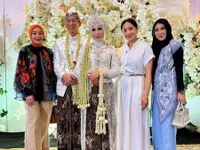 Anniversary 30 Tahun, Melly Goeslaw & Anto Hoed 'Nikah Lagi'