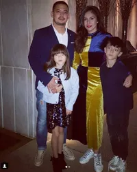 Anniversary Dinner Wulan Guritno & Adilla, Sayang Tanpa Shaloom