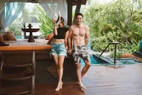 Anniversary ke-13, Nana Mirdad dan Andrew White Makin Romantis!