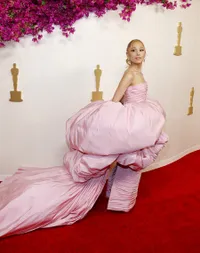 Ariana Grande Ungkap Ingin Fokus Karir Akting Dalam 10 Tahun Mendatang
