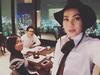 Armand Maulana-Dewi Gita Ajak Anak Pergi Ke Jepang Nikmati Sakura