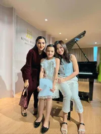 Arsy Hermansyah Tampil Apik dalam Mini Concert, Pamer Kepiawaian Main Piano