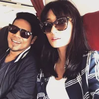 Artika Sari Devi, Hot Mom Berponi Yang Cantik Awet Muda