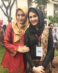 Arumi Bachsin vs Adelia, Adu Hits Istri Cantik Pejabat Indonesia