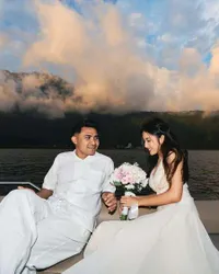 Asnawi Mangkualam Lamar Yuriska Patricia di Bali, Berlutut Romantis di Atas Kapal