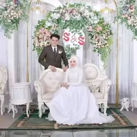 Asyik Gendong Bayinya, Ini 8 Potret Terbaru Mantan Babysitter Mawar AFI - Sempat Pamer Kemesraan dengan Suami di Momen Lebaran 