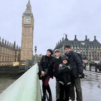 Audy dan Iko Uwais Liburan ke London di Penghujung 2025