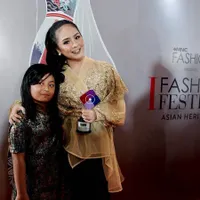 Aura Gutawa, Adik Gita Gutawa Yang Imut & Bersuara Merdu