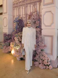 Aurel Hermansyah Hadiri Siraman Syifa Hadju dan Pengajian El Rumi, Tampil Cantik