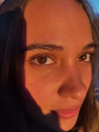 Aurora Ribero Pamer Mata Indah dengan Bulu Lentik, Tatapannya Bikin Hati Meleleh