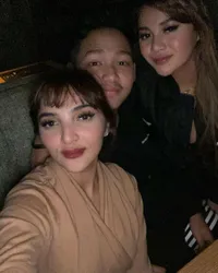Awal Kenal Sering Cekcok, Intip 8 Potret Kedekatan Ashanty dan Azriel Hermansyah yang Kini Sudah Seperti Keluarga Kandung