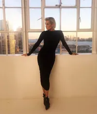Awet Muda di Usia 53 Tahun, Yolanda Hadid Bak Kakak Gigi & Bella