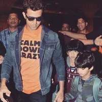 Ayah Idaman, Hrithik Roshan Asuh Dua Anaknya Sendirian di Madrid