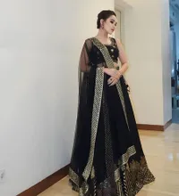 Ayu Ting-Ting Hingga Putri Isnari, 8 Potret Pesona Pedangdut dalam Balutan Kain Sari - Cocok Main Film Bollywood