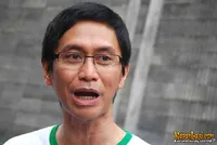 Addie MS Bicara Soal Kebiasaan Merokok
