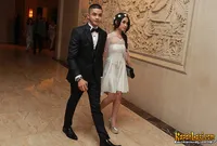 Adly Fairuz Gandeng Mesra Pacar di Pernikahan Mantannya