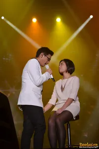 Afgan Syah Reza Cium Penonton di Atas Panggung