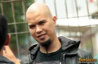 Ahmad Dhani Tolak Pakai Ari Lasso