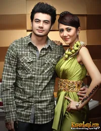 Aida Saskia dan Pacar Barunya Jerry Intveld