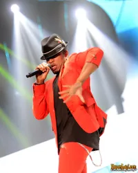 Aksi Amazing Ne-Yo di Indonesia Choice Award