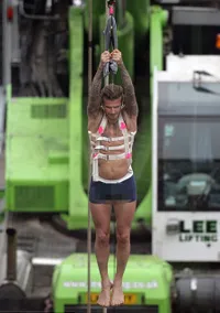 Aksi Super Seksi David Beckham Saat Penggarapan Iklan Terbaru