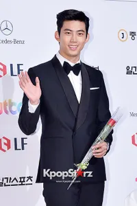 Aksi Tiga Idol K-Pop Tampan di Red Carpet Baeksang 2014