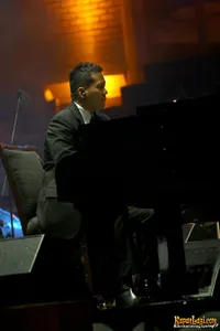 Andi Rianto di Konser Dancing Queen