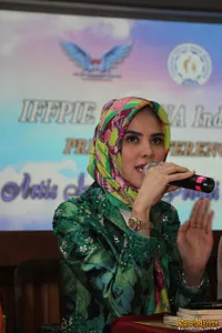 Angel Lelga Unjuk Kepedulian Untuk Korban Letusan Gunung Sinabung