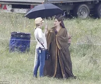 Angelina Jolie Syuting Adegan MALEFICENT di Buckinghamshire