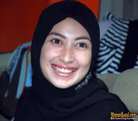 Annisa Trihapsari dan Keluarga
