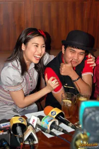 Anya Dwinov Rayakan Ultah Ke-27