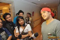 Ardie Bakrie Dampingi Nia Ramadhani Caesar