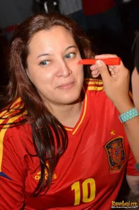 Artis-Artis Nonton Bareng Final Euro 2012 di Bistro Boulevard