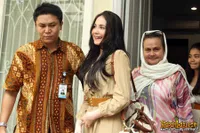 Arumi Bachsin dan Keluarga di Kediaman Linda Gumelar