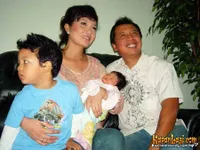 Arzetti Bilbina Melahirkan