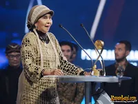 Aty Cancer Dalam Indonesian Movie Awards 2010