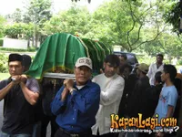 Ayahanda Machica Mochtar Meninggal