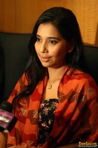 Ayu Azhari di Apartemen Simprug Terras Jakarta Selatan