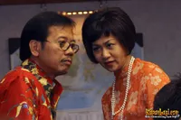 Ayu Diah Pasha Lestarikan Batik Lewat Gebyar Batik Muda Nusantara 2012