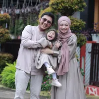 Baby Bump Bumil Makin Terlihat, 8 Potret Keluarga Bahagia Ega Noviantika & Rafly DA - Sedang Menanti Kelahiran Anak Kedua