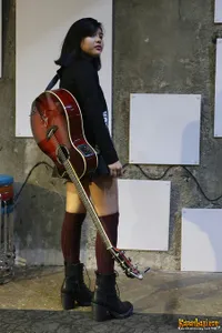Bagai Sihir, Gadis Cantik Ini Bikin 8 Lagu Dalam 8 Hari!