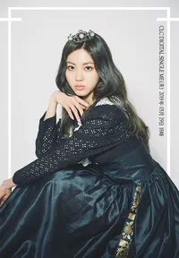 Bagaikan Putri, CLC Tampil Menawan dalam Foto Teaser Comeback