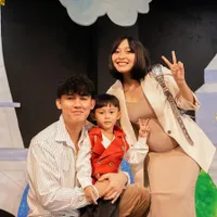 Bahagia dan Bikin Haru, Ini 8 Potret Rinni Wulandari Ditemani Jevin Julian Lihat Nord Pertama Kali Tampil dan Kaget Saat Jadi Host Event