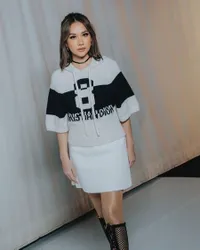 Bajunya Disebut Terlalu Vulgar, Ini 10 Potret Bunga Citra Lestari yang Ramai Dikritik Saat Tampil di Bar - Nama Mendiang Ashraf Kembali Diseret